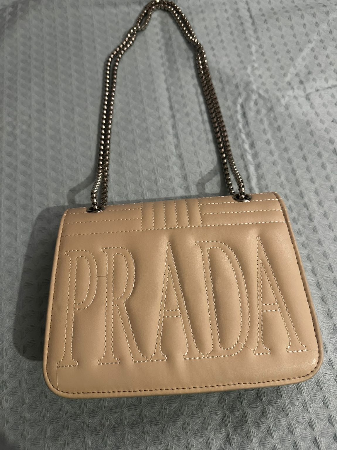 Prada Pudra Omuz Çantası — görsel 2/3
