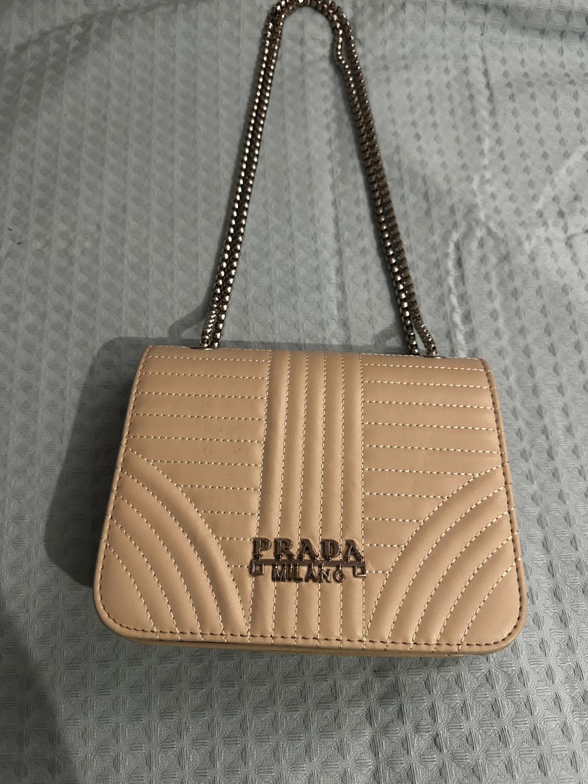 Prada Pudra Omuz Çantası — görsel 3/3