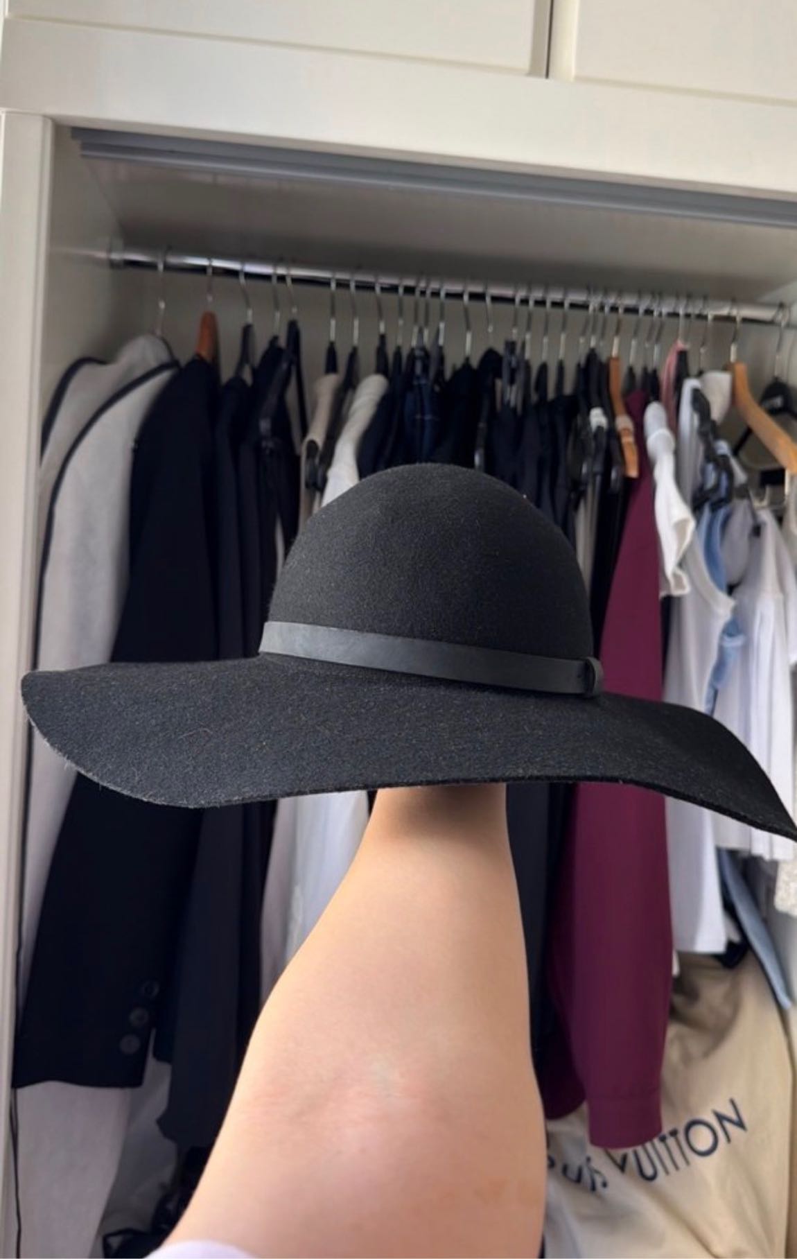 H&M Siyah Geniş Kenarlı Şapka — görsel 4/4