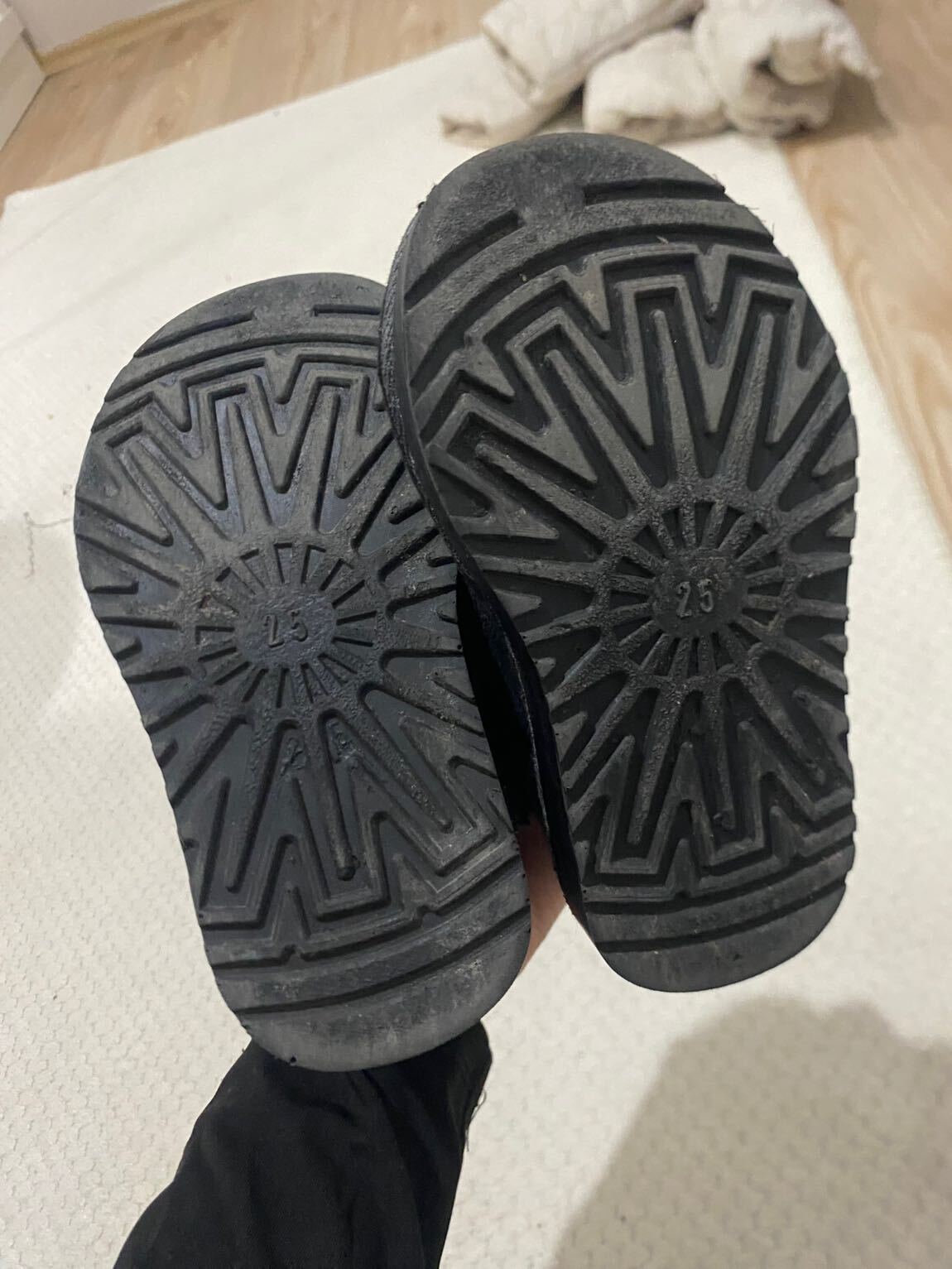 Siyah ugg bot — görsel 2/4
