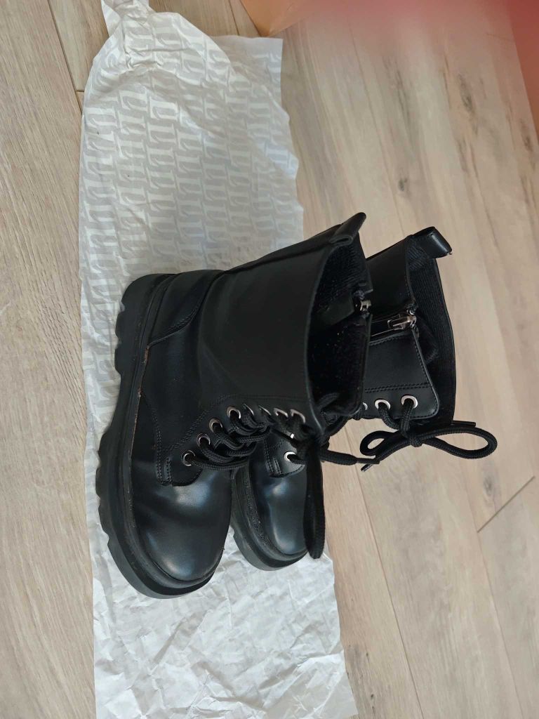 Siyah Postal Bot — görsel 2/6