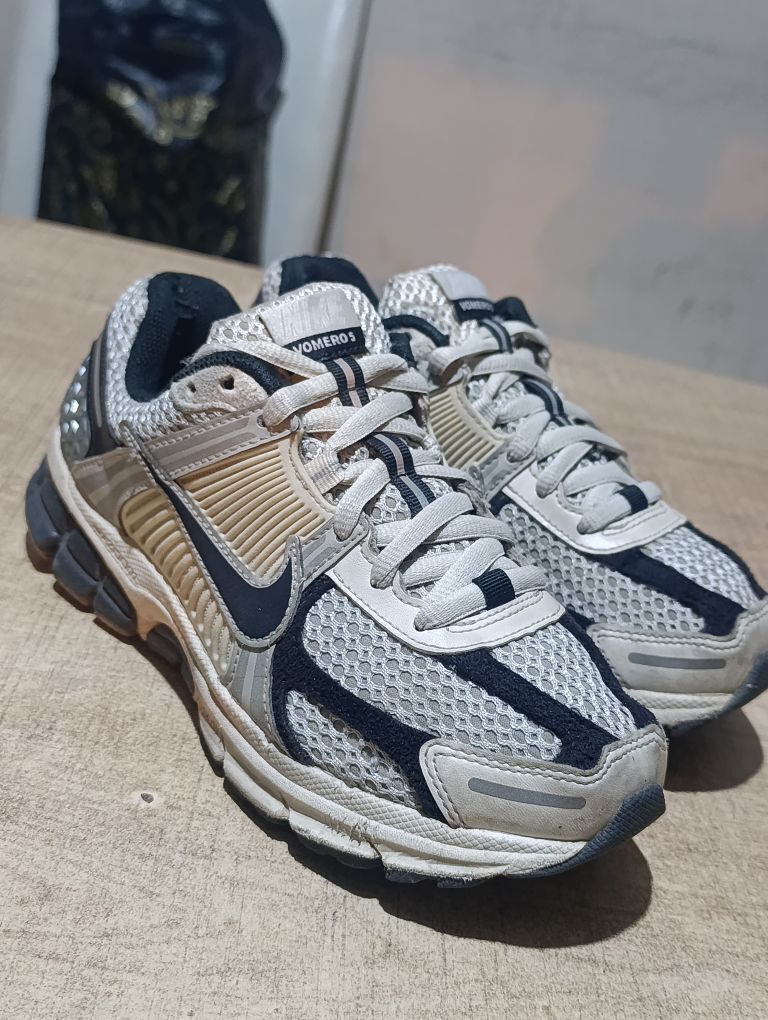 Nike Vomero 5 Koşu Ayakkabısı — görsel 2/8