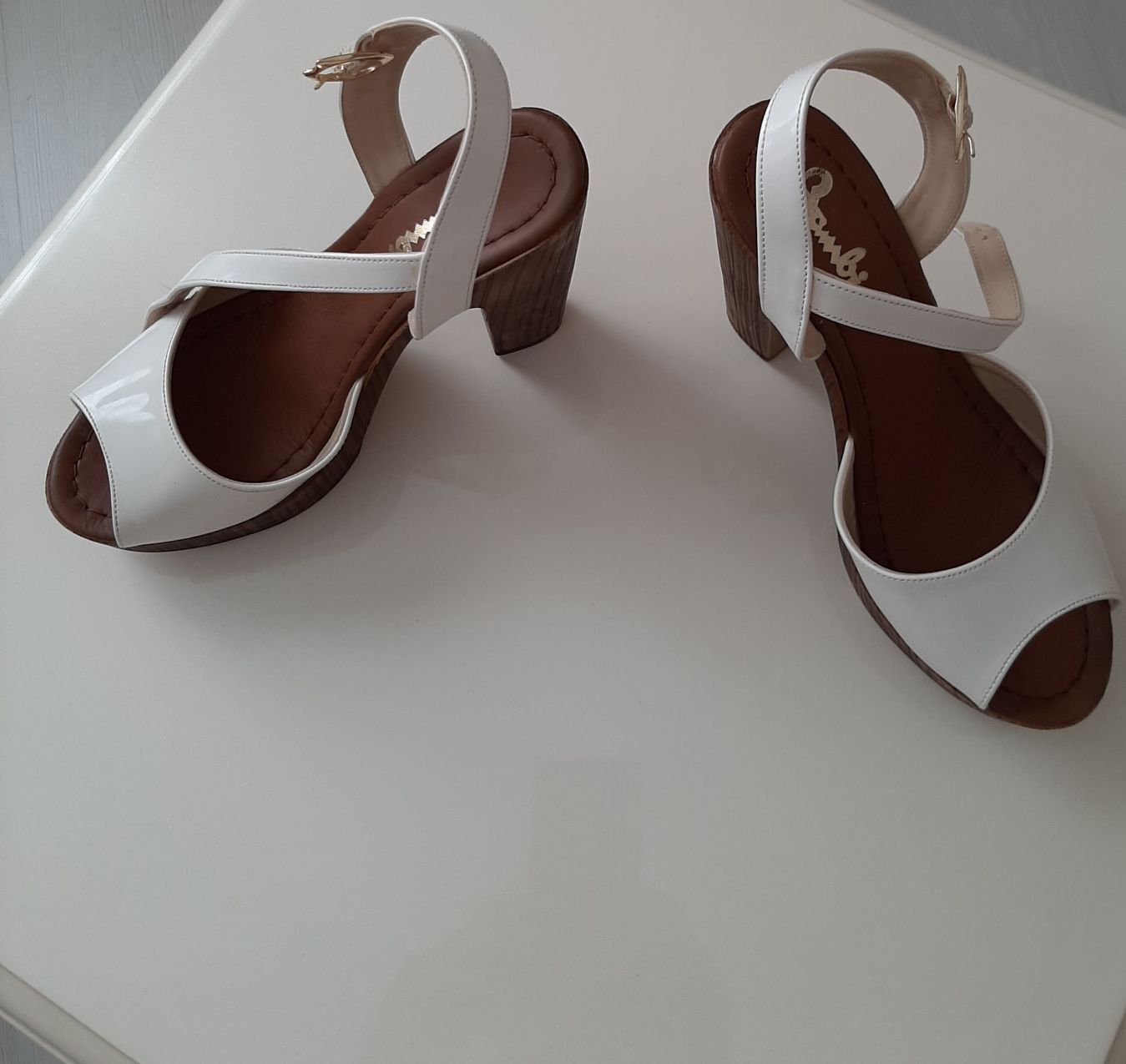 Bambi Beyaz Sandalet — görsel 2/3