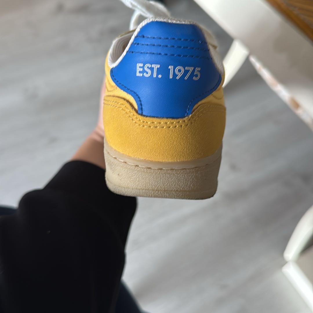 Sarı Sneaker — görsel 2/4