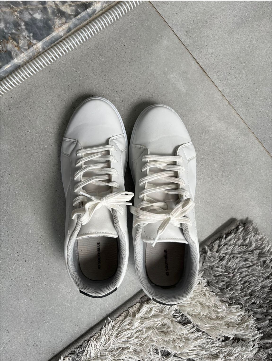 Beyaz Sneaker — görsel 2/4