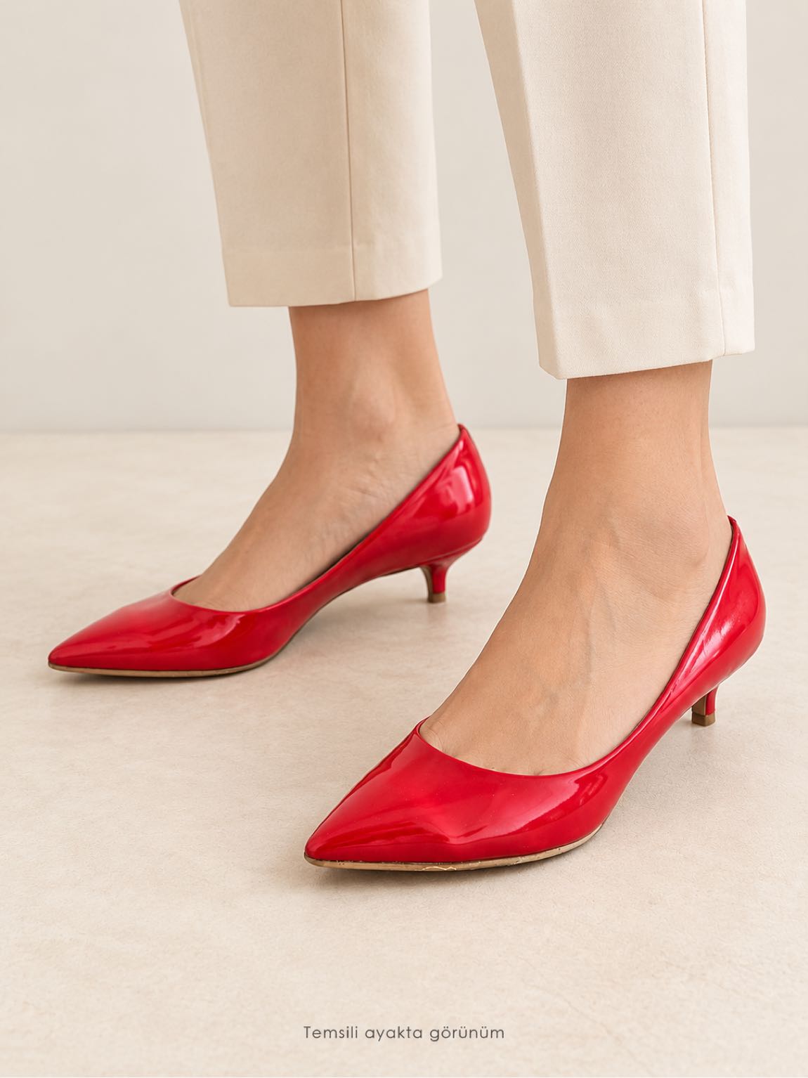 Kırmızı Stiletto — görsel 2/2