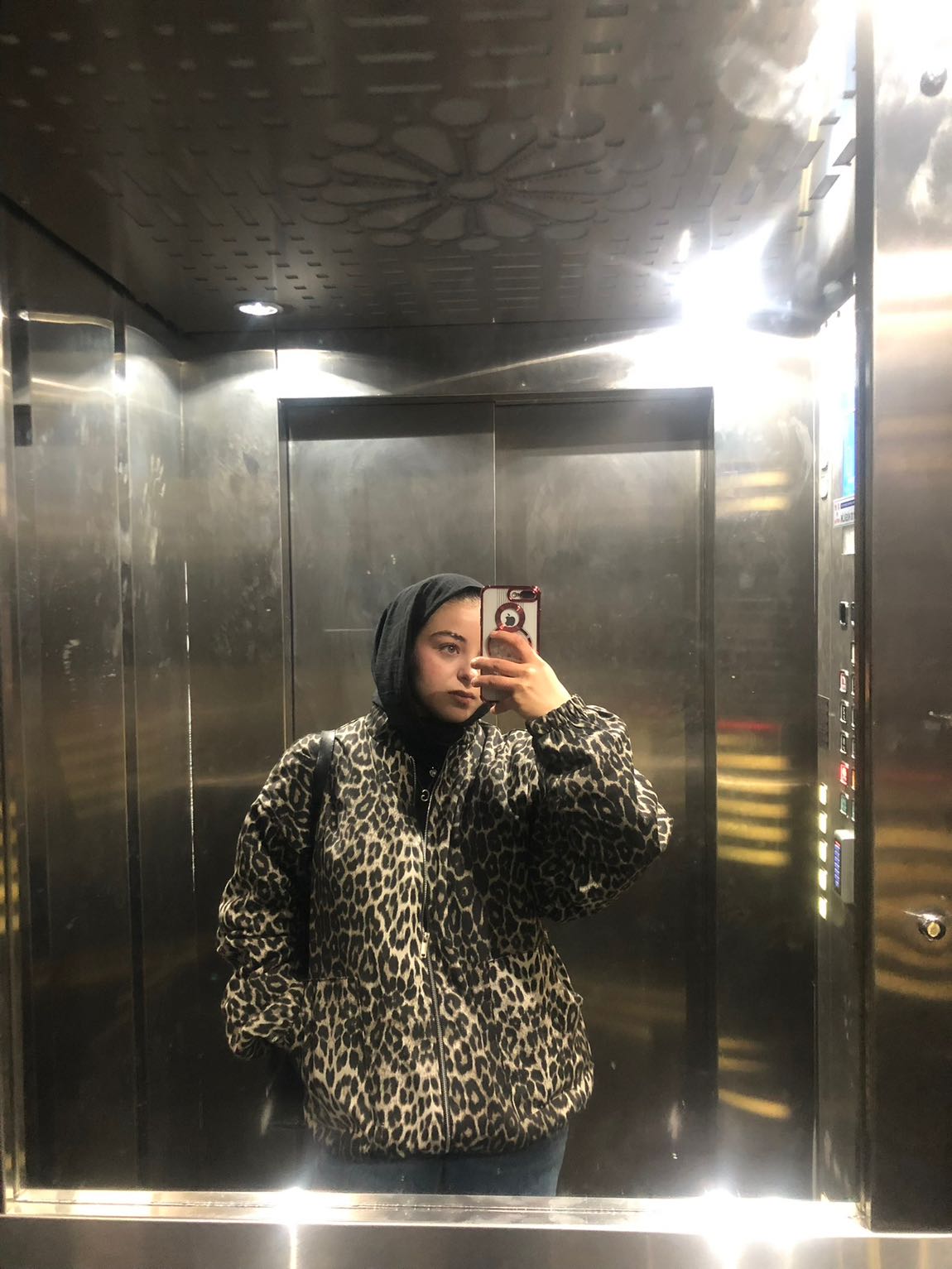 Leopar desenli şişme Bomber mont — görsel 2/2