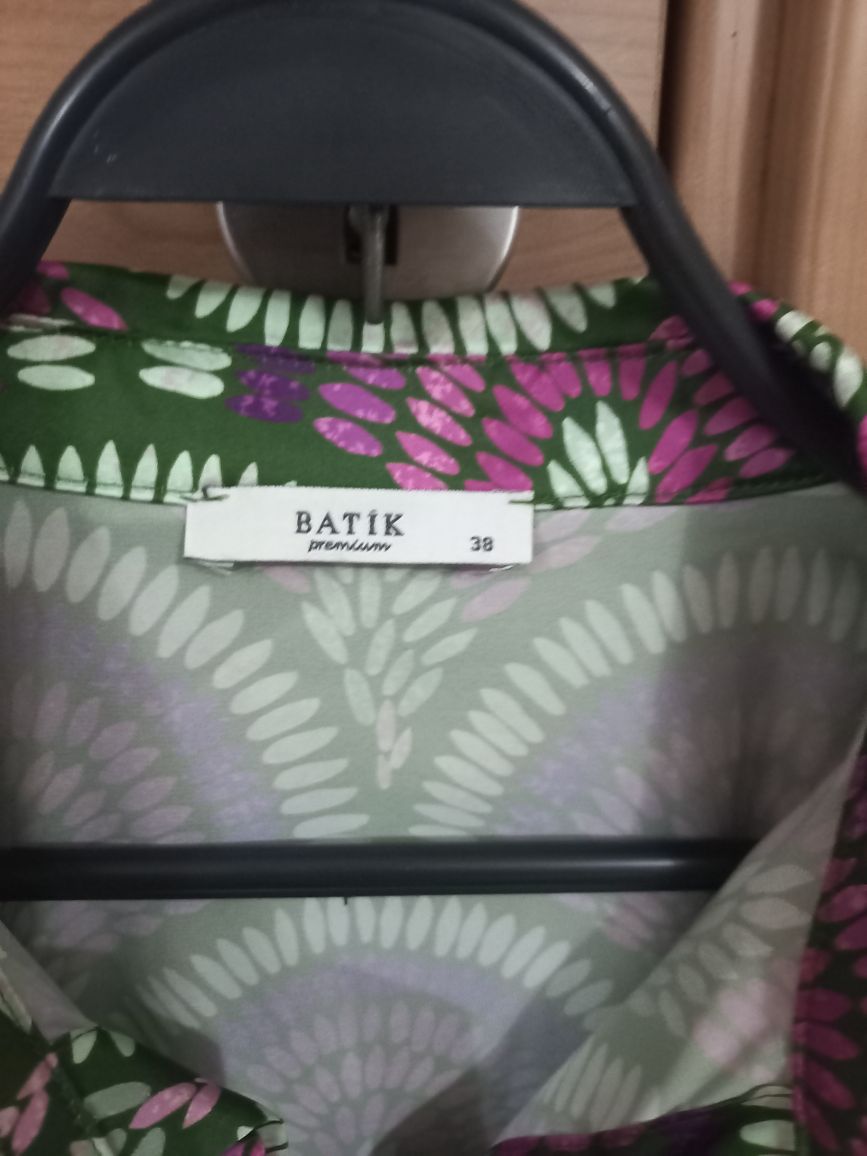 Batik Marka Desenli Bluz — görsel 4/4