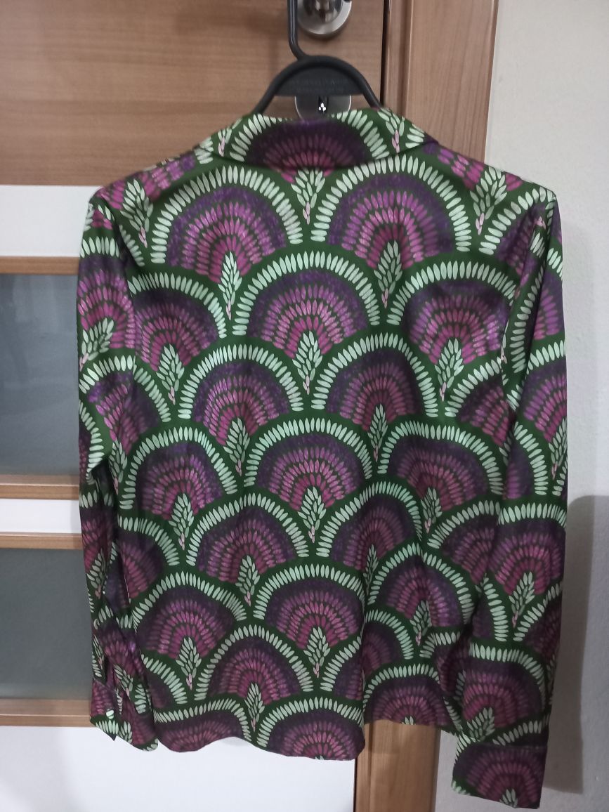 Batik Marka Desenli Bluz — görsel 3/4