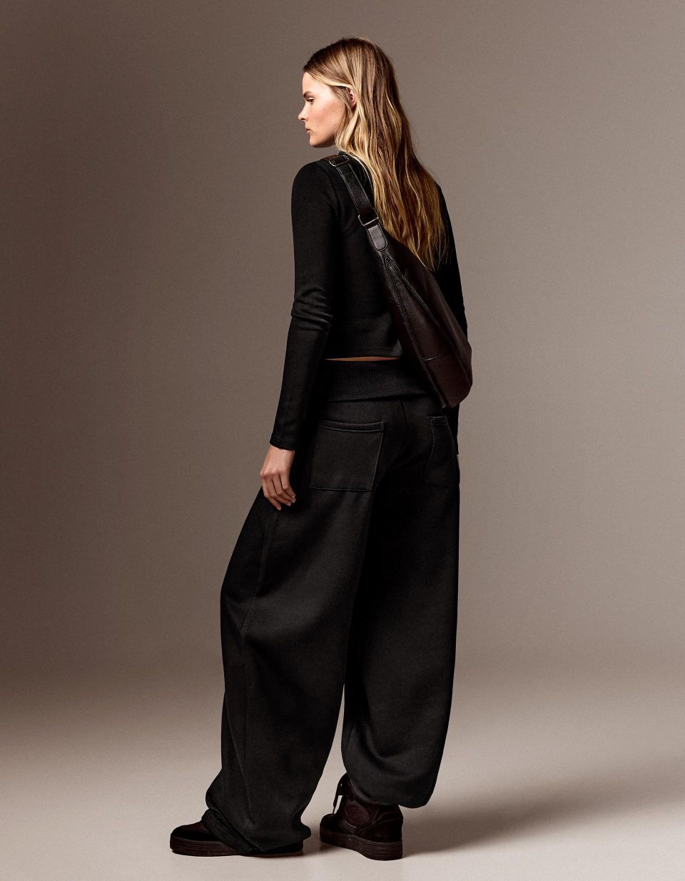 Bershka Kıvrık Belli Şardonsuz Pantolon — görsel 4/7