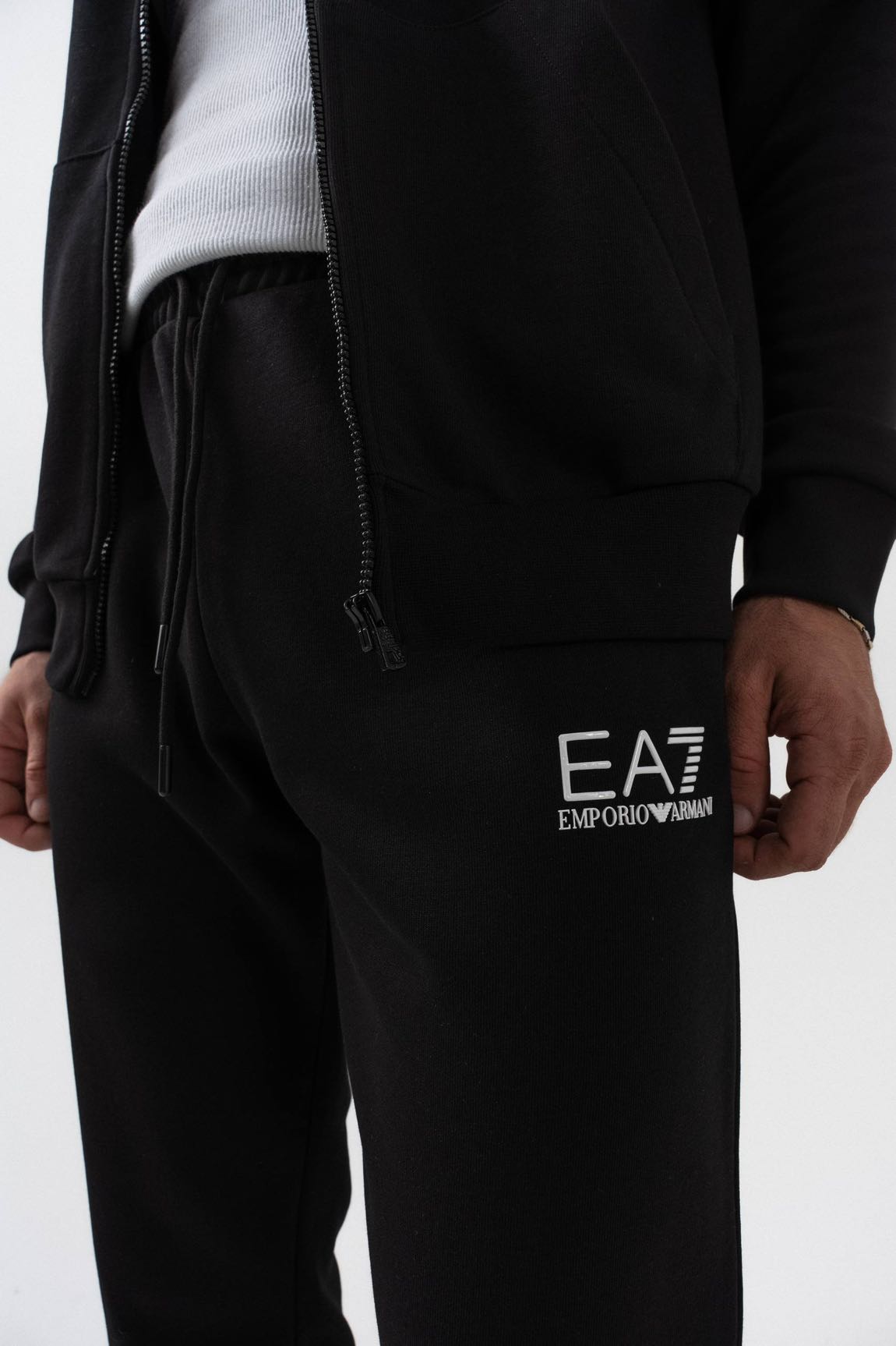 EA7 Eşofman Altı — görsel 2/4