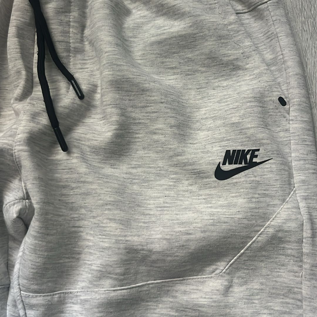 Nike Gri Eşofman Altı — görsel 2/3