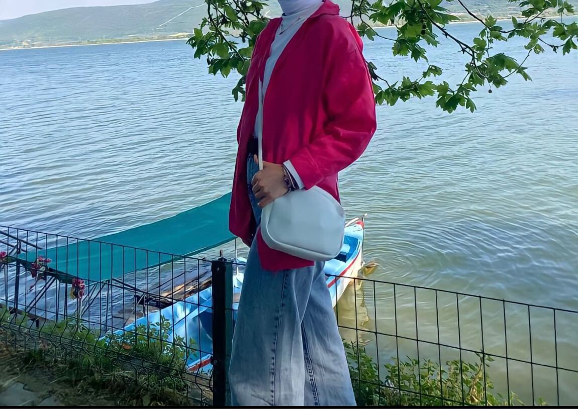 Pembe Gömlek — görsel 4/4