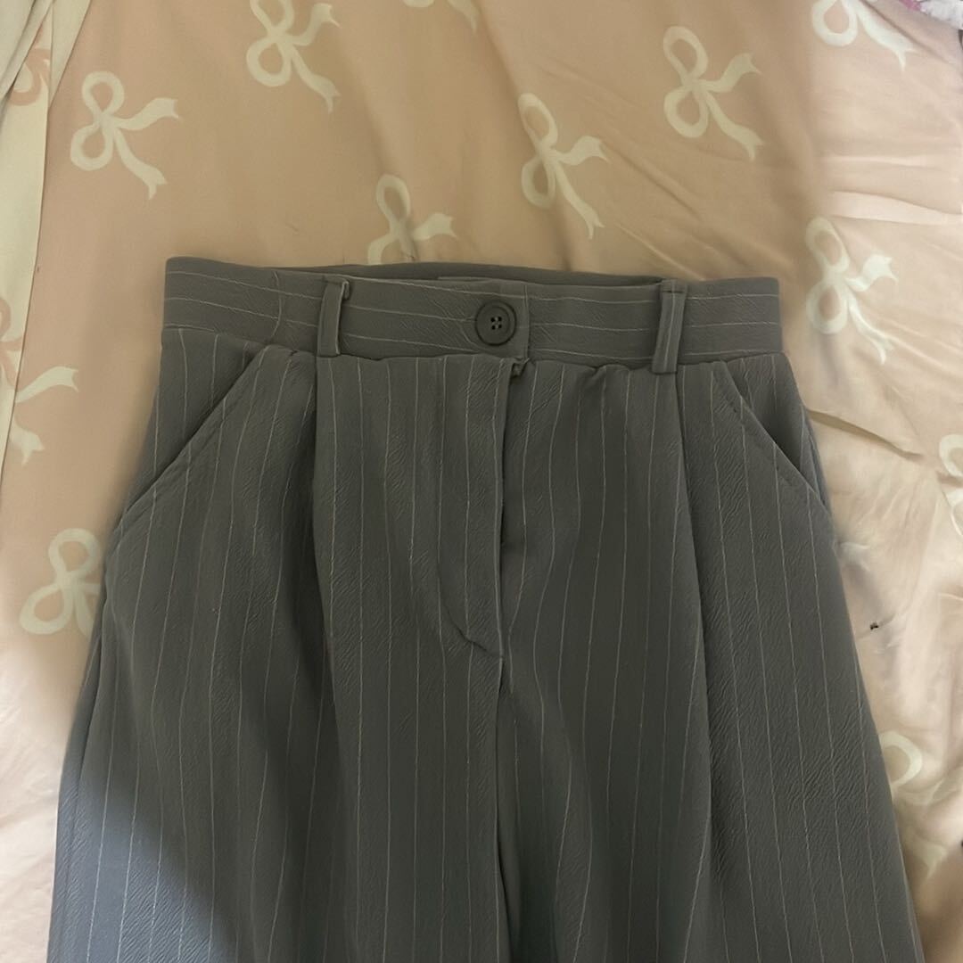 Gri Çizgili Yelek ve Pantolon Takım — görsel 5/5