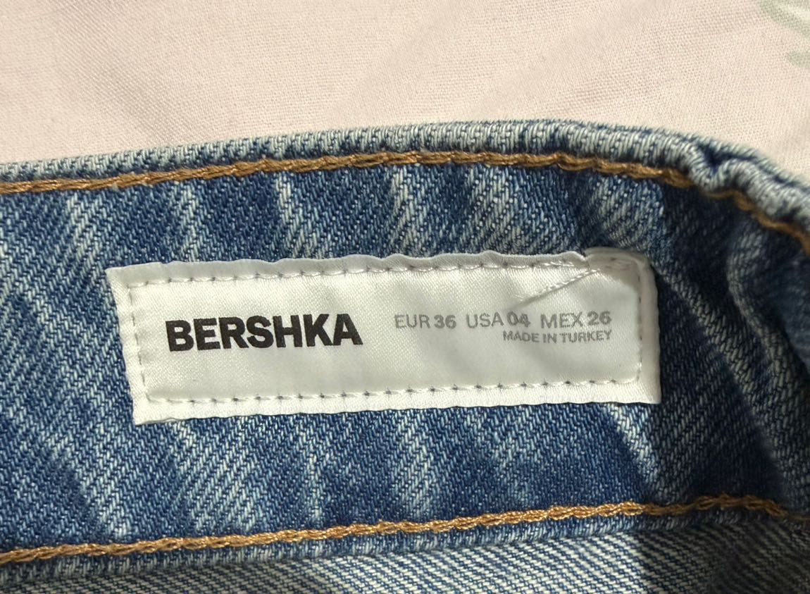 Bershka orta bel straight fit jean — görsel 3/3