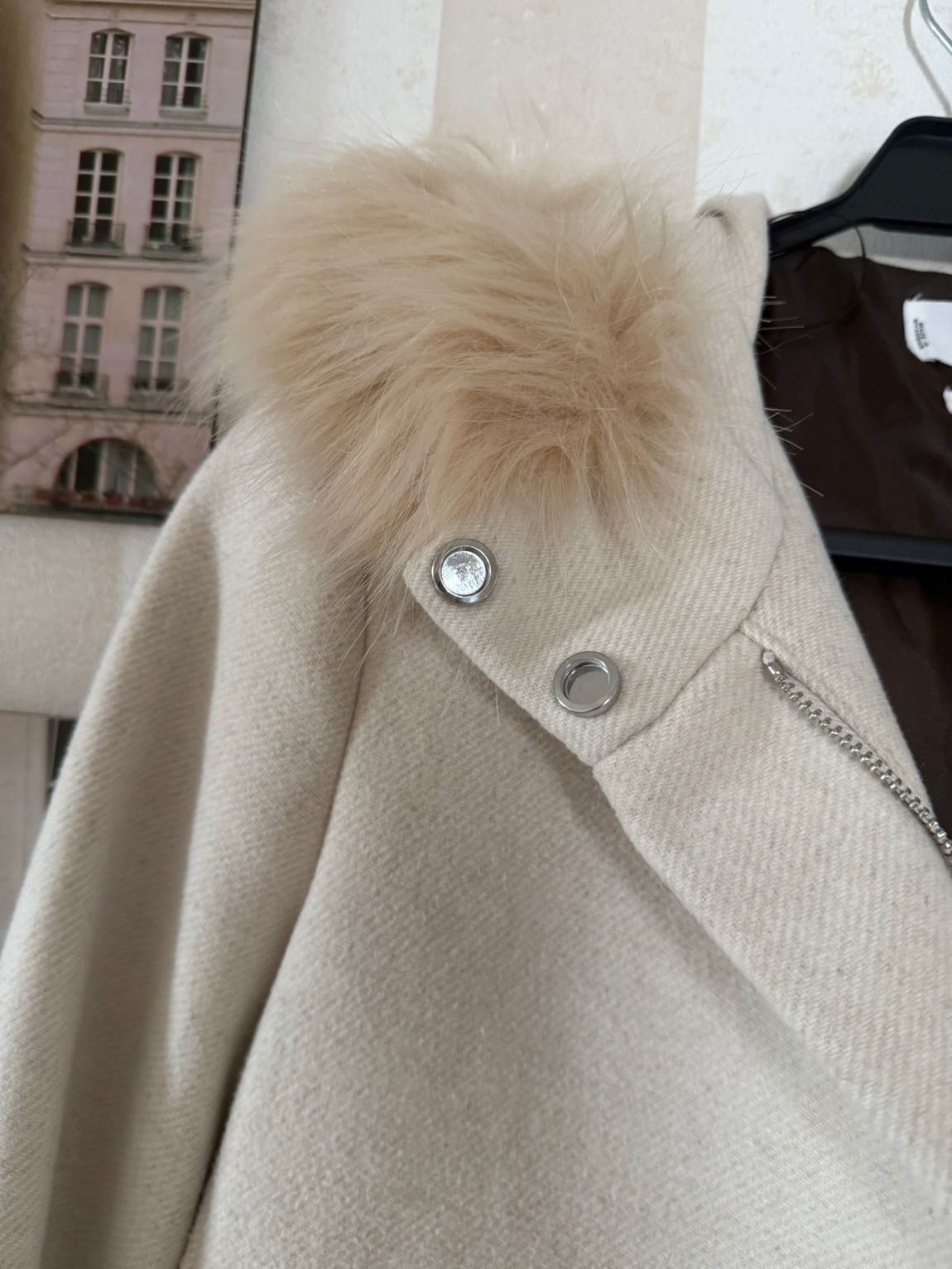 Mango Krem Kapüşonlu Kaban — görsel 2/5