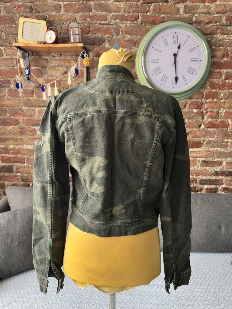 Kamuflaj desenli denim ceket — görsel 2/3