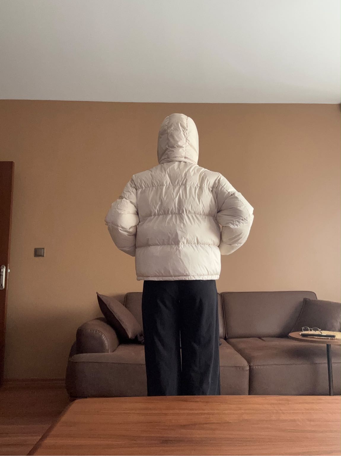 Krem Kapüşonlu Mont — görsel 3/4