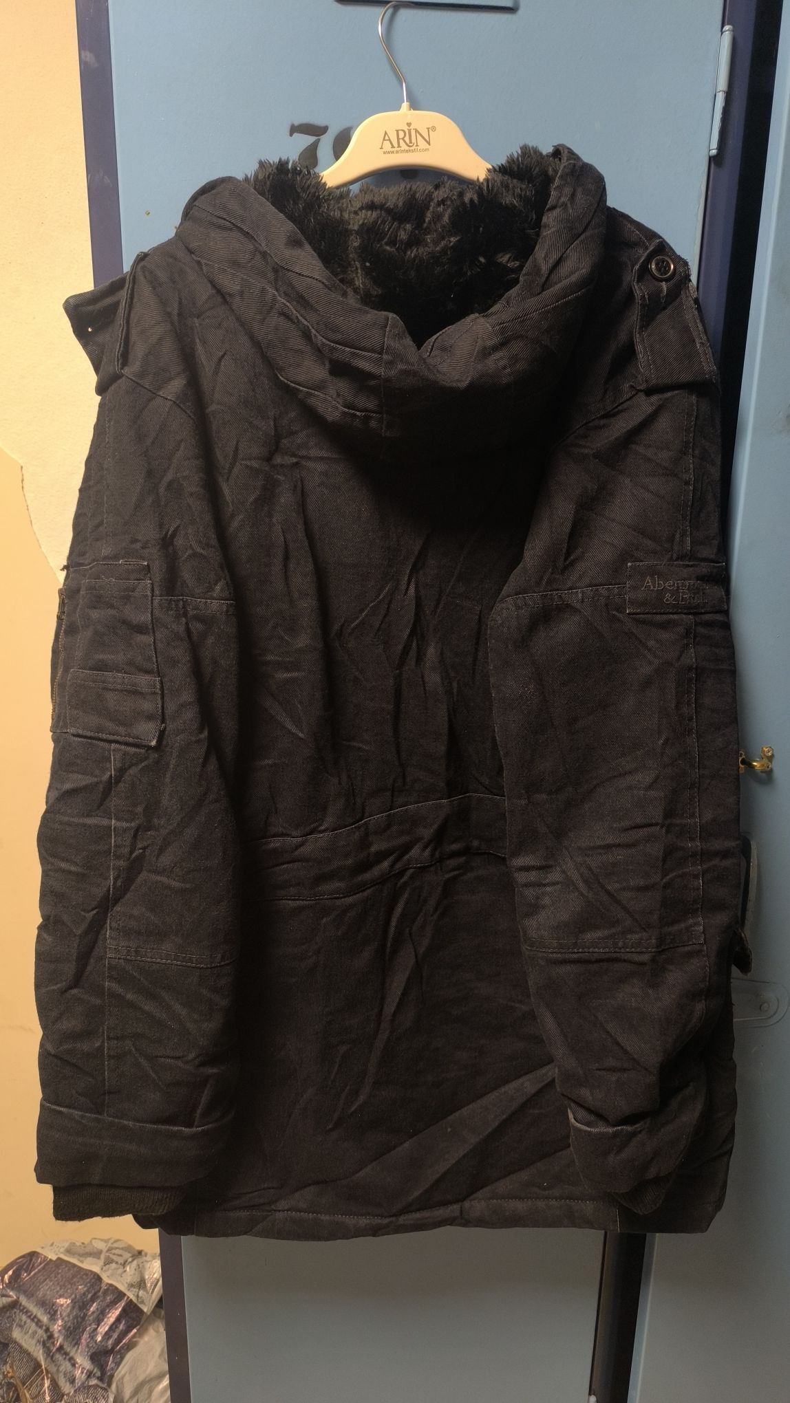 Abercrombie & Fitch Mont — görsel 18/19