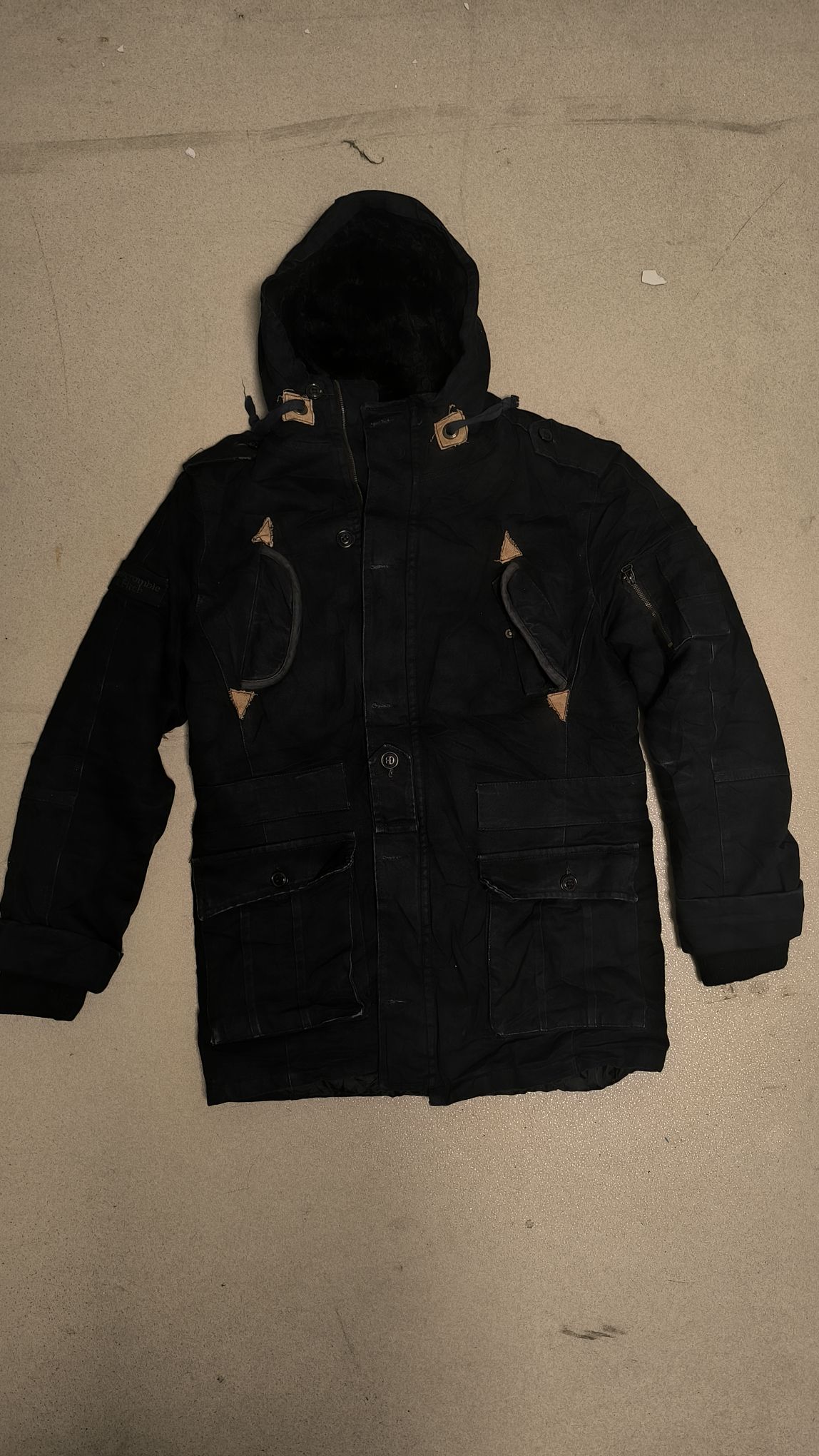 Abercrombie & Fitch Mont — görsel 7/19