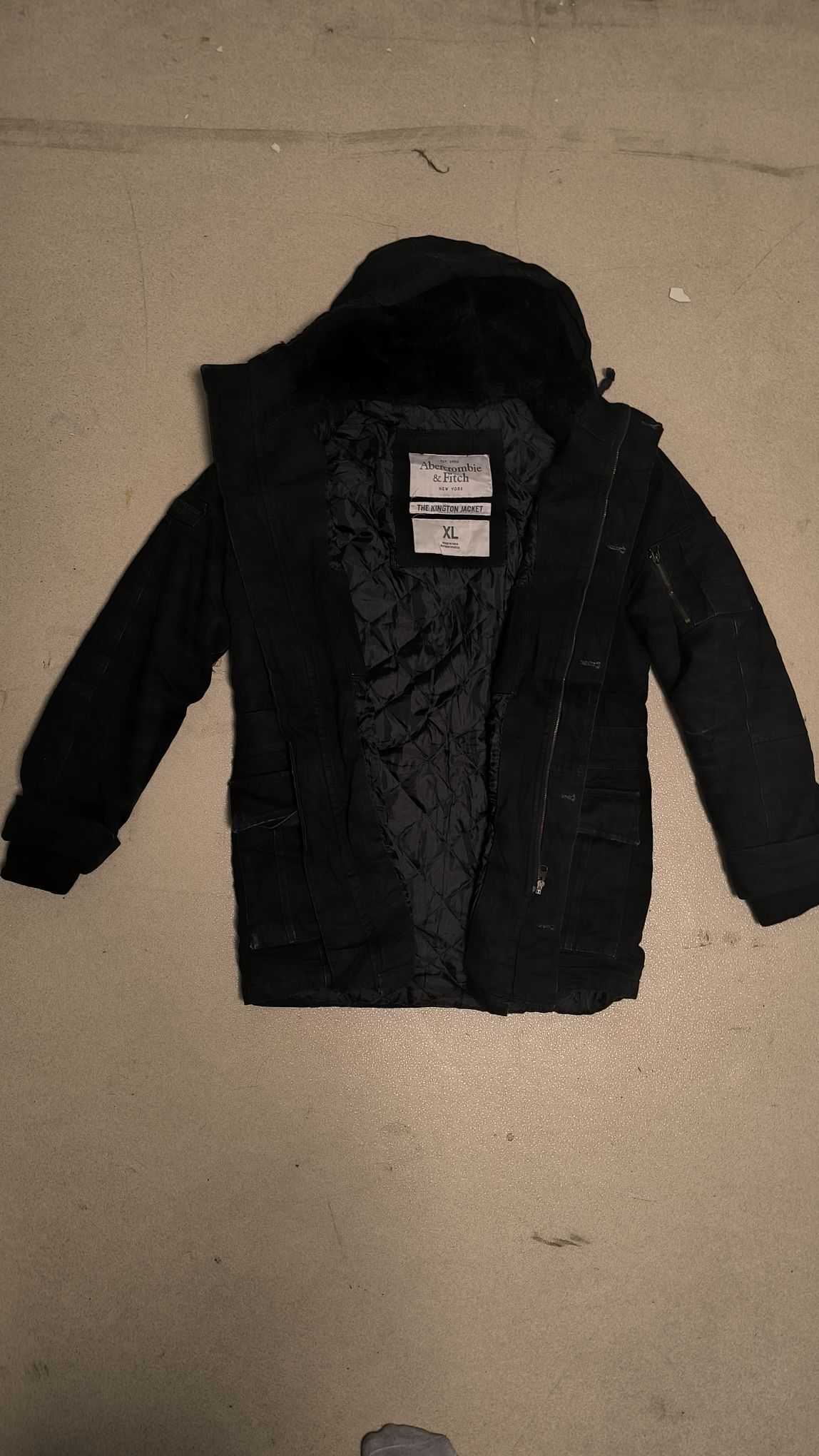 Abercrombie & Fitch Mont — görsel 4/19