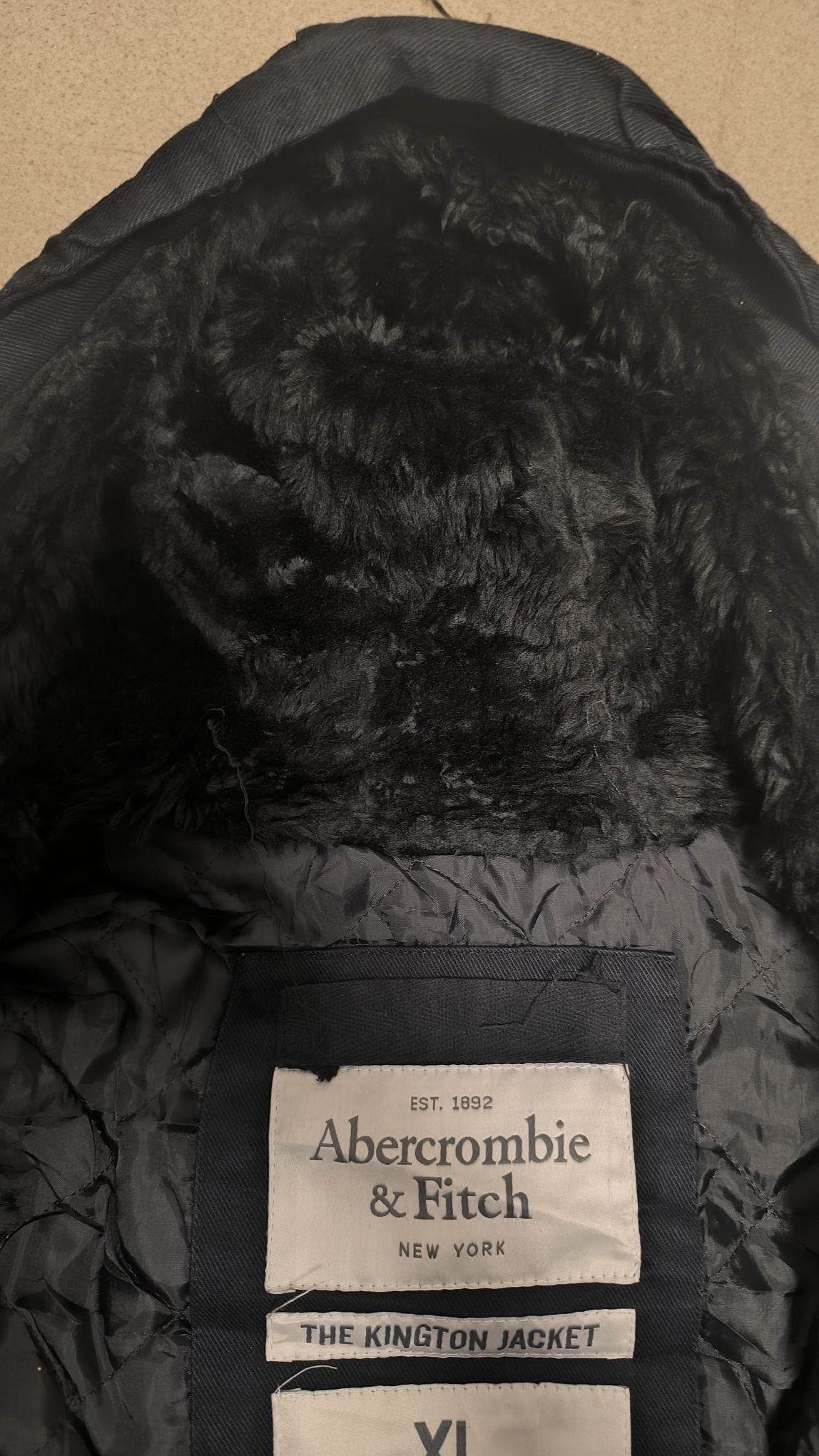 Abercrombie & Fitch Mont — görsel 3/19