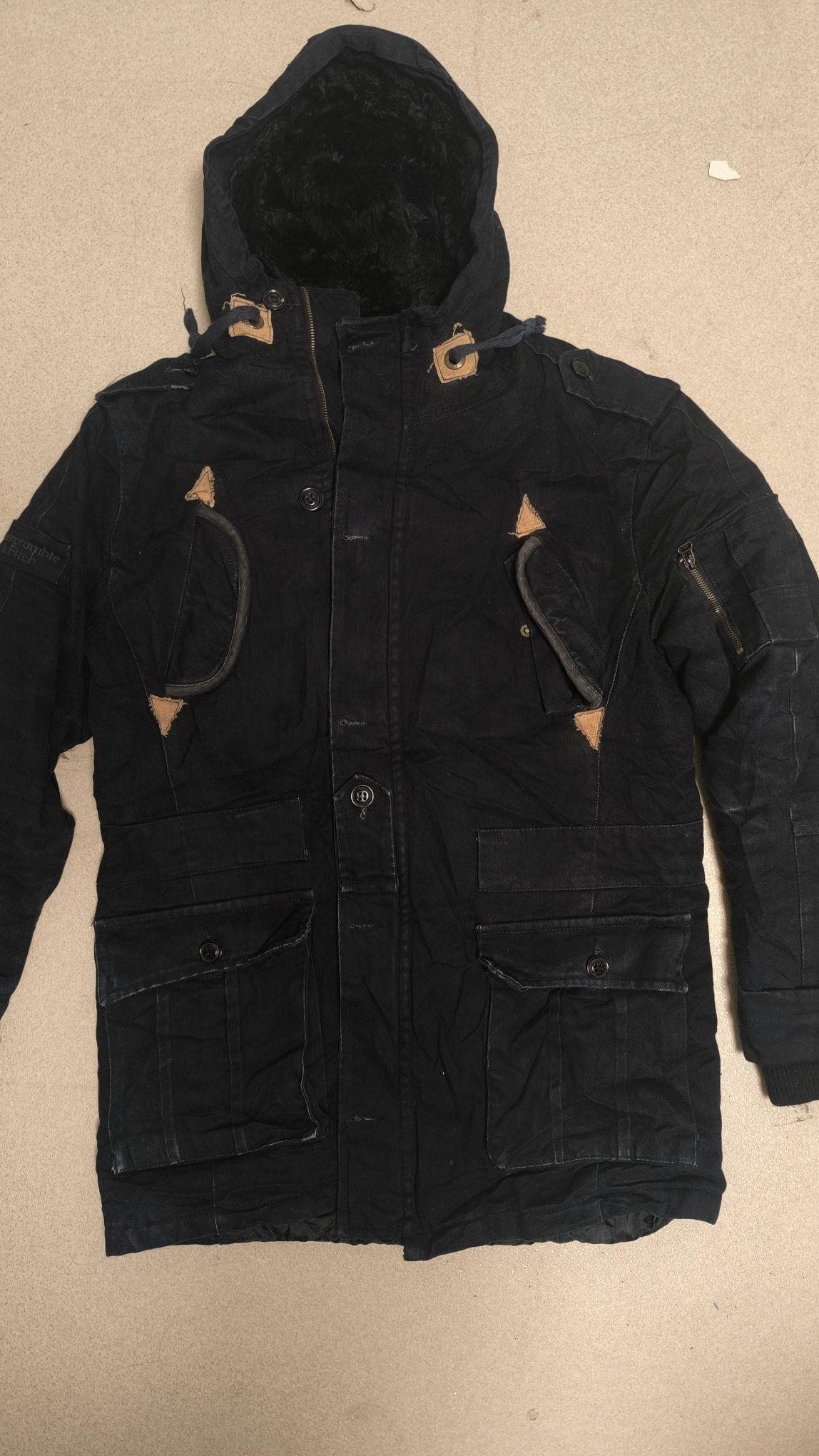 Abercrombie & Fitch Mont — görsel 8/19