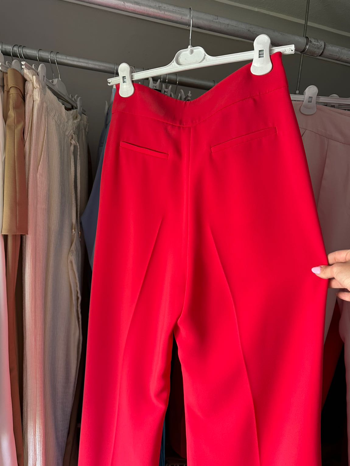 Kırmızı Kumaş Pantolon — görsel 2/3
