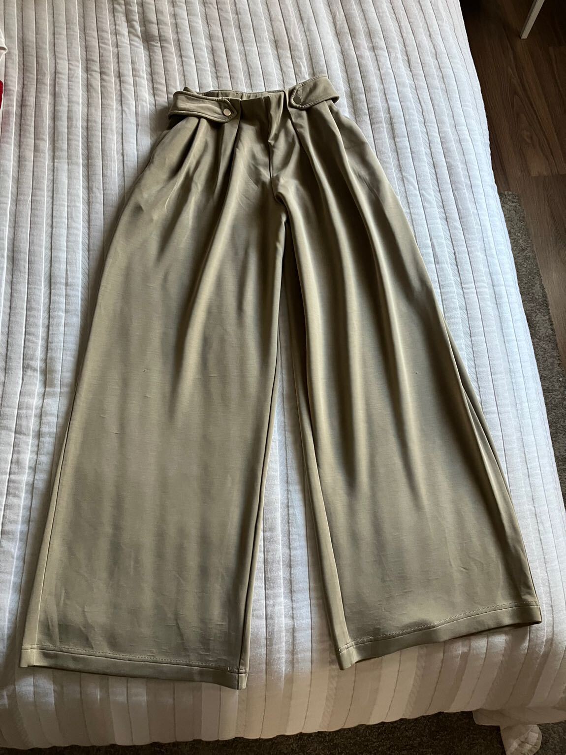 Oysho Bej Pantolon — görsel 2/4