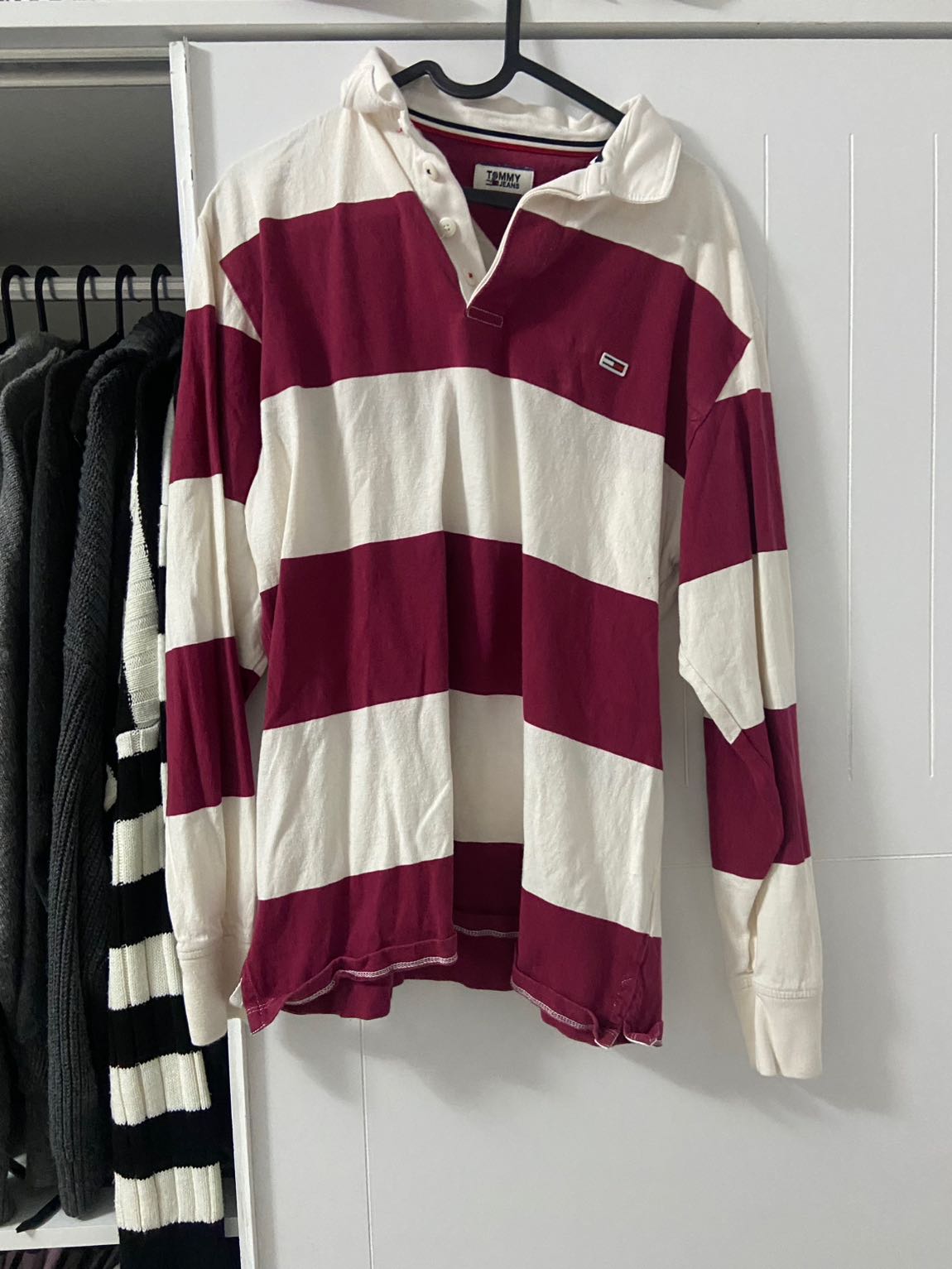 Tommy Hilfiger Çizgili Polo Yaka Tişört — görsel 2/4
