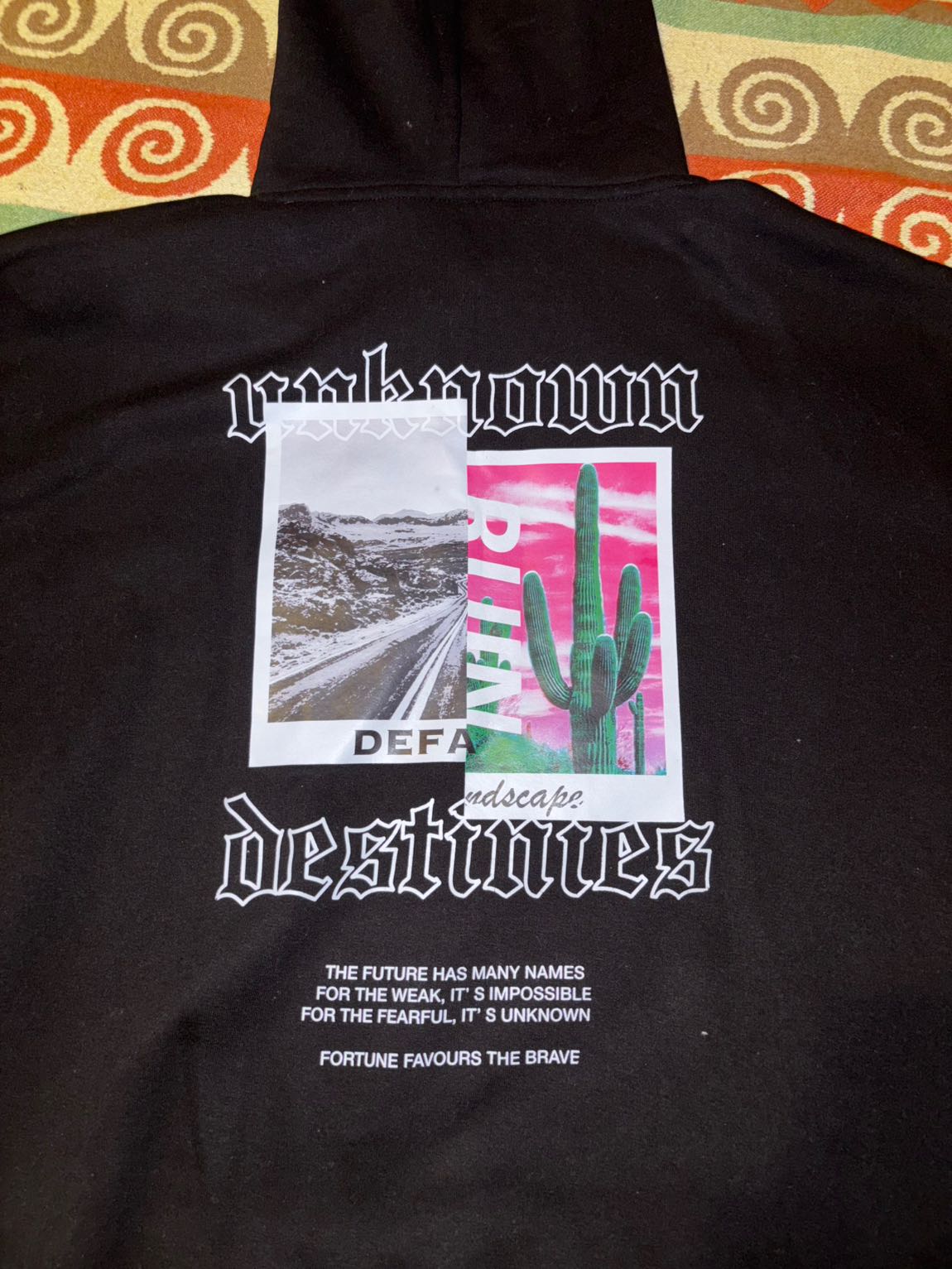 Siyah Kapüşonlu Sweatshirt — görsel 3/3