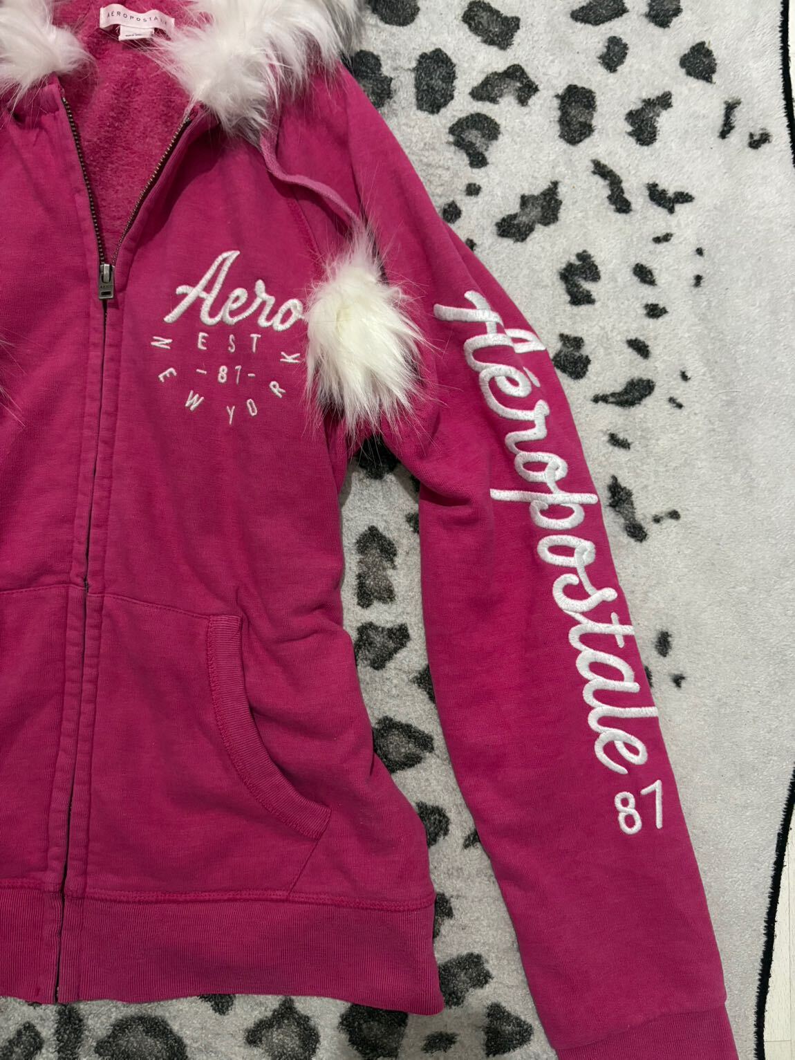 Aeropostale y2k ponponlu fur sweatshirt — görsel 2/4