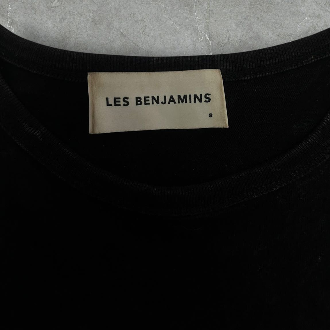 LES BENJAMINS Siyah Tişört — görsel 4/4
