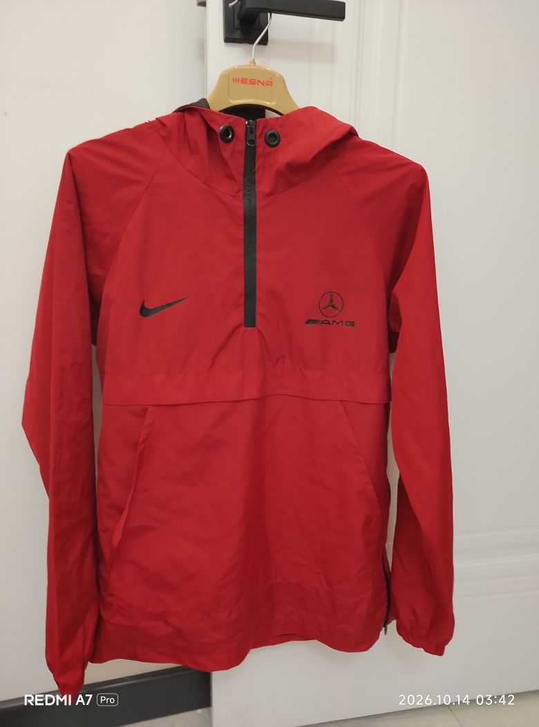 Nike AMG Yağmurluk — görsel 10/11