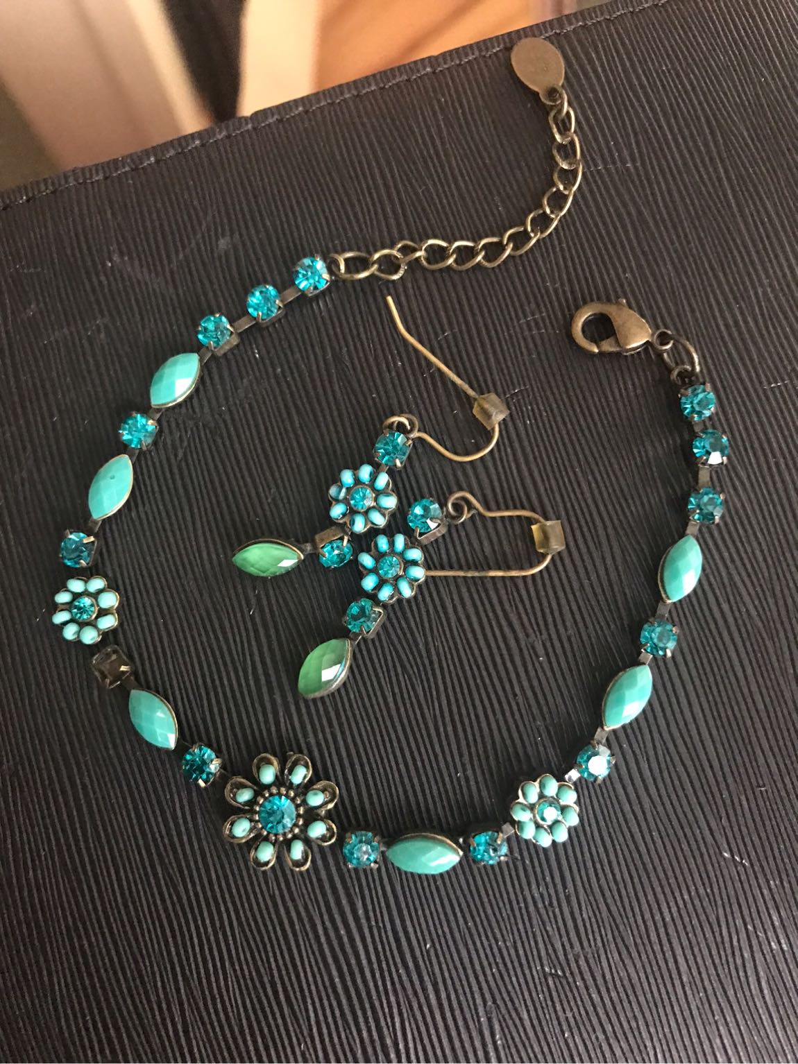 Accessorize bileklik ve küpe — görsel 2/2
