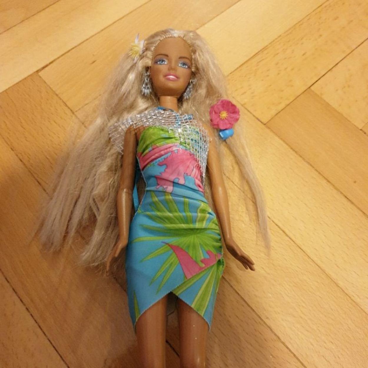 2005 Barbie Aloha Hawaii Cali Hair bebek — görsel 2/5
