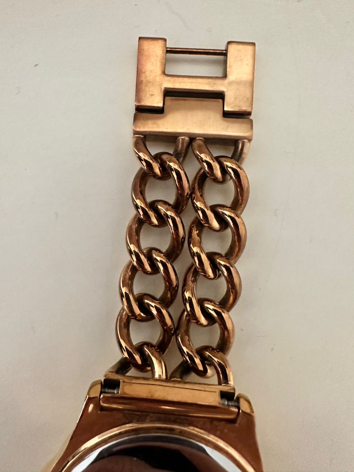 Guess saat — görsel 4/8