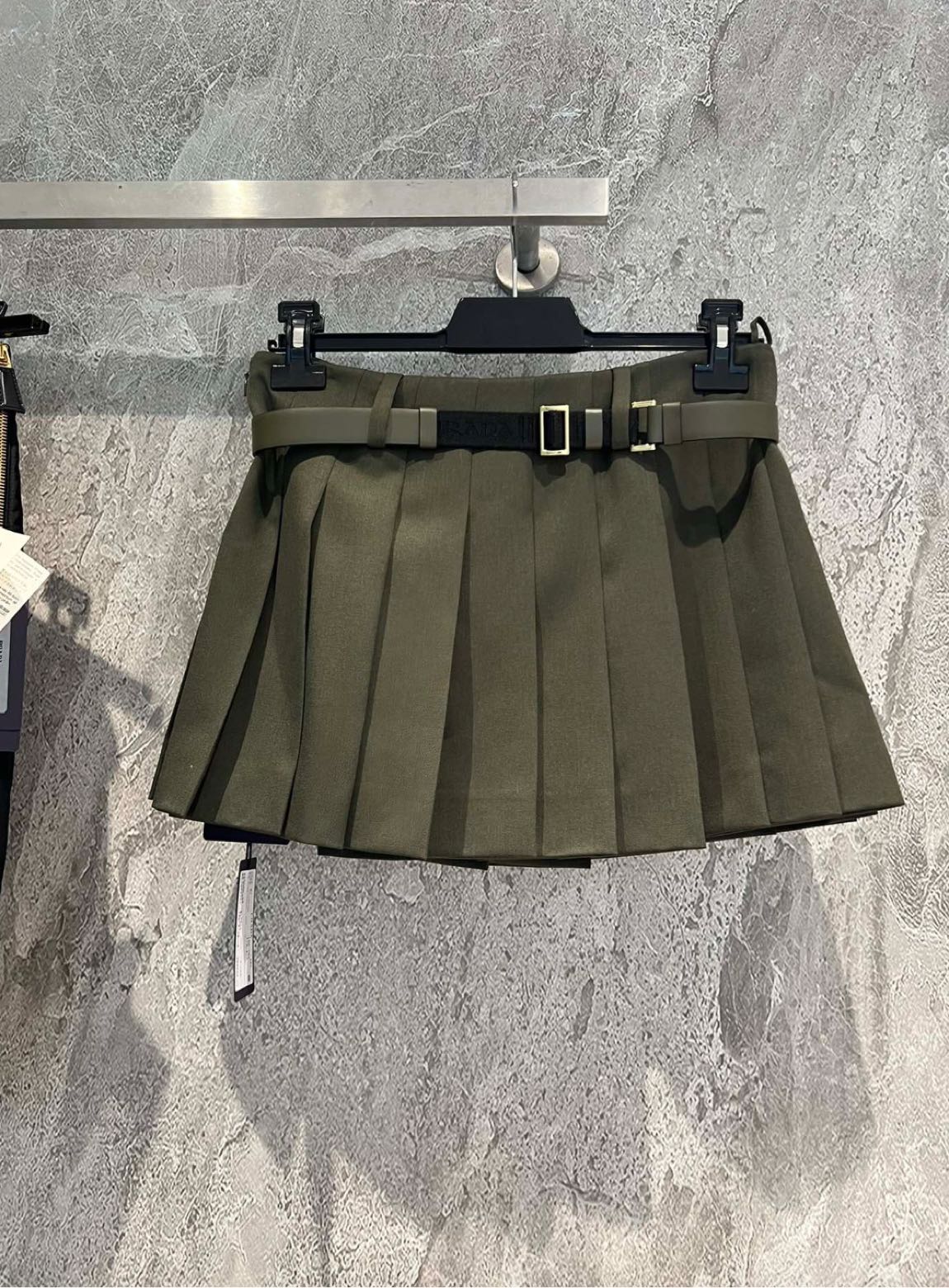 Prada etek — görsel 3/4