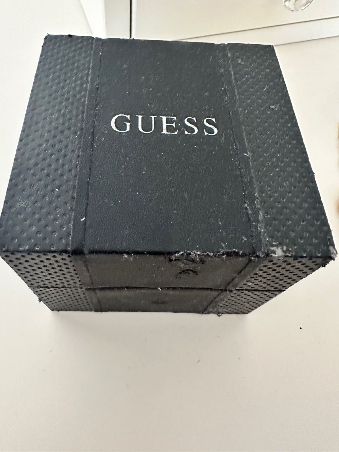 Guess saat — görsel 7/8