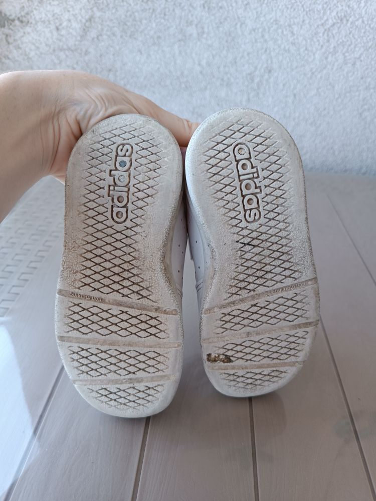 Adidas 25 Numara çocuk ayakkabı — görsel 4/8