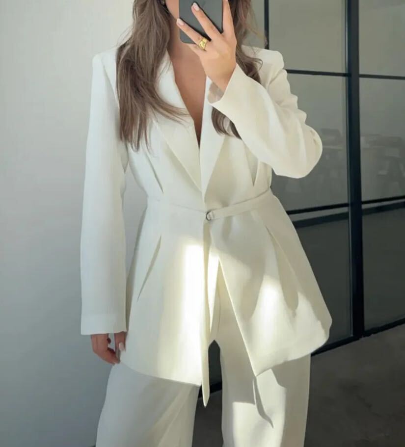 Beyaz blazer takım — görsel 4/5