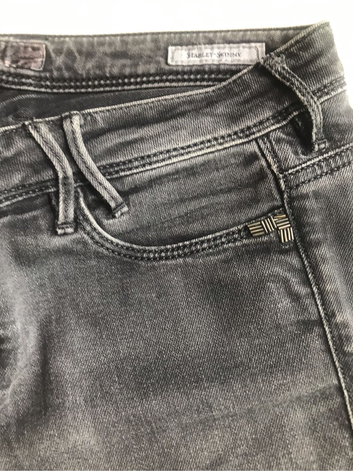 Guess marka — görsel 2/8