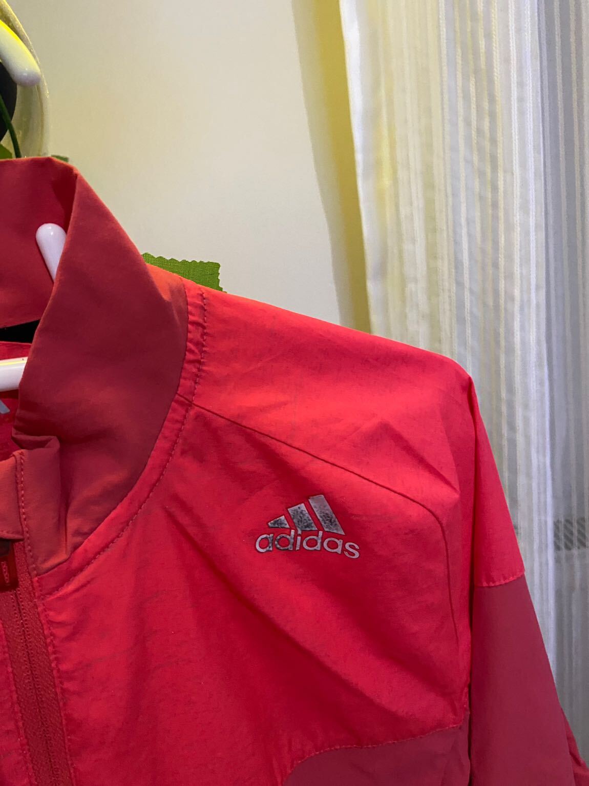 Adidas koşu ceketi — görsel 3/4