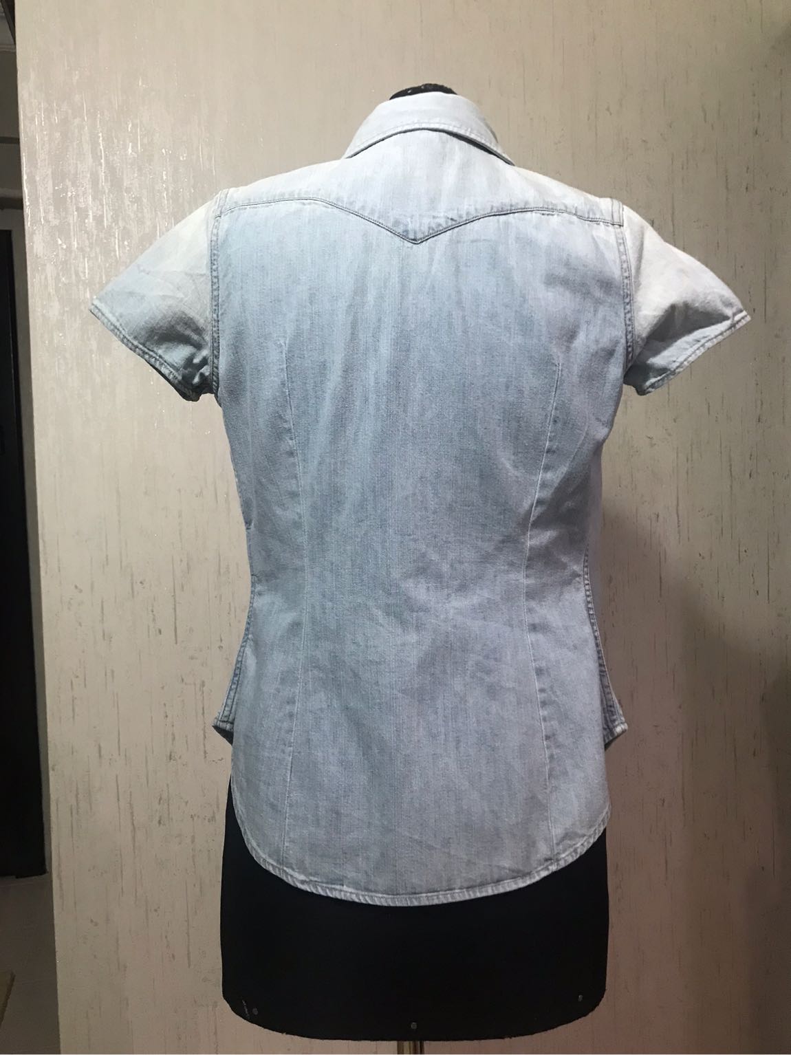 LEVİS MARKA KADIN JEANS GÖMLEK — görsel 6/8