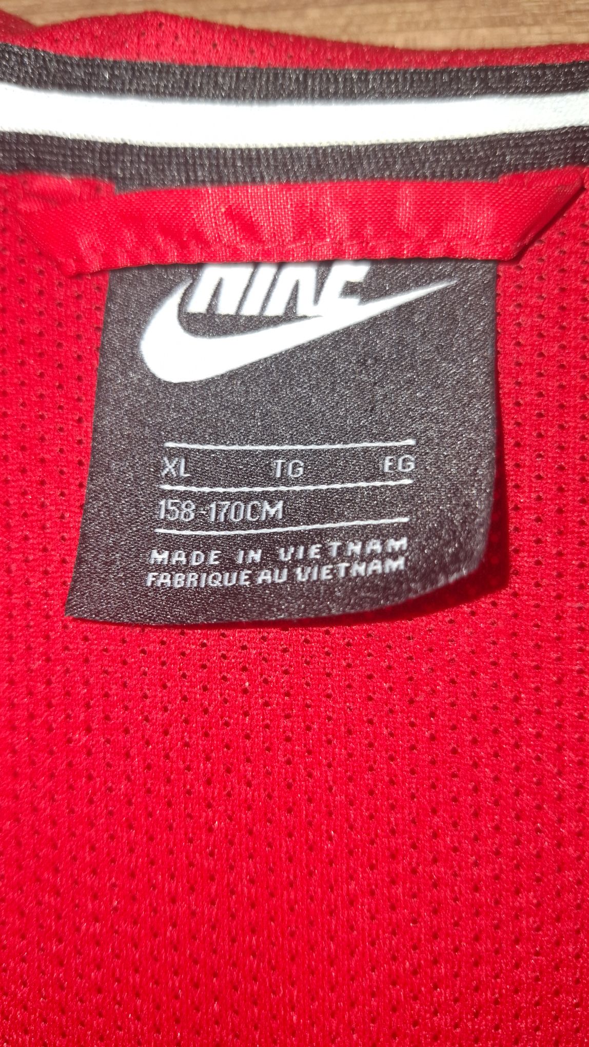 nike yağmurluk — görsel 3/4