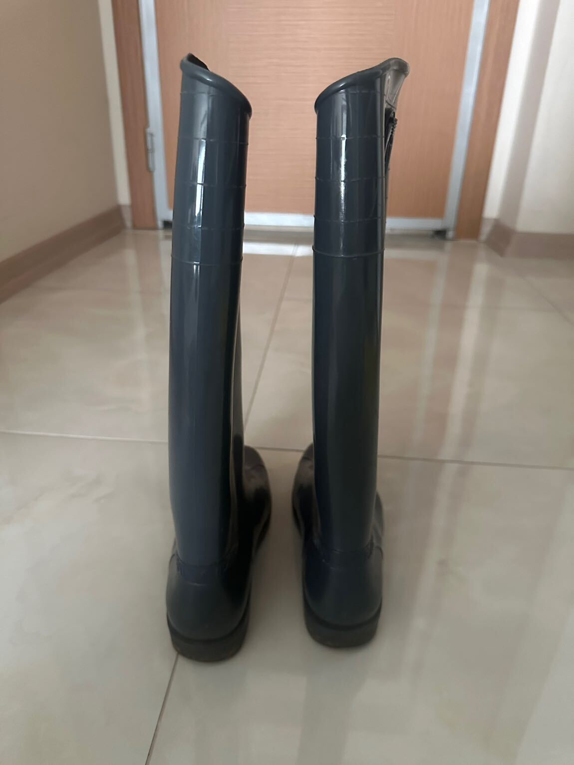 Armani yağmur çizmesi — görsel 3/5