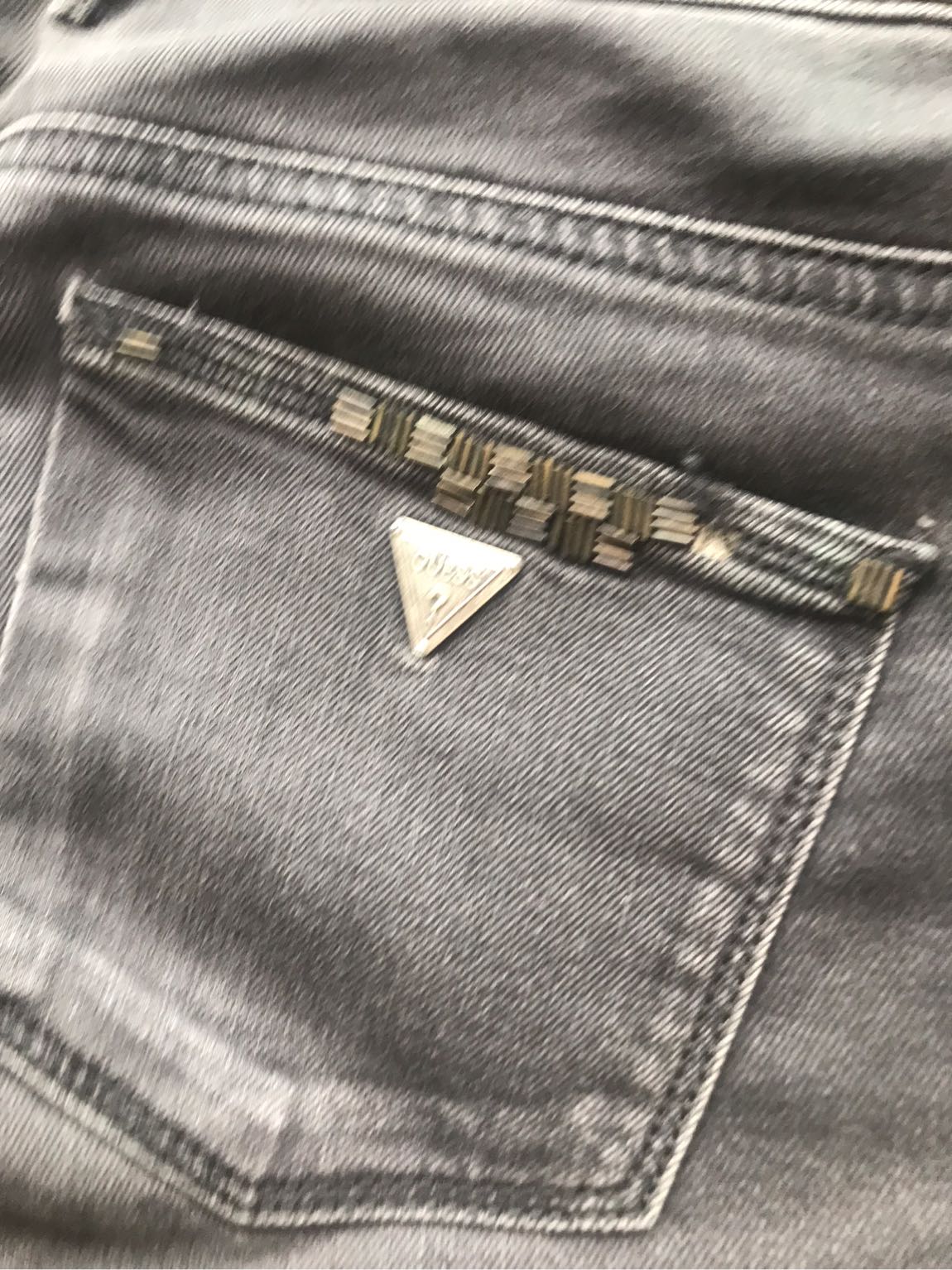 Guess marka — görsel 4/8