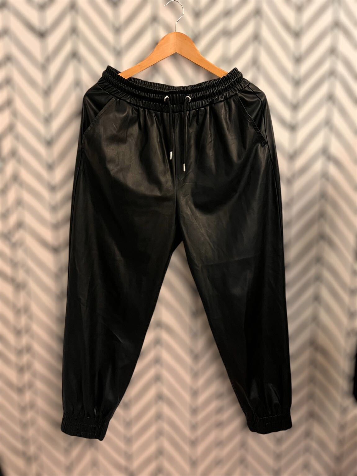 Batik Suni Deri Jogger Pantolon — görsel 2/7