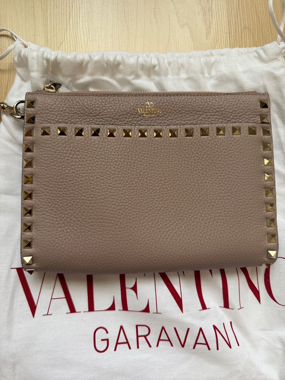 Valentino Garavani orijinal pudra clutch — görsel 2/6