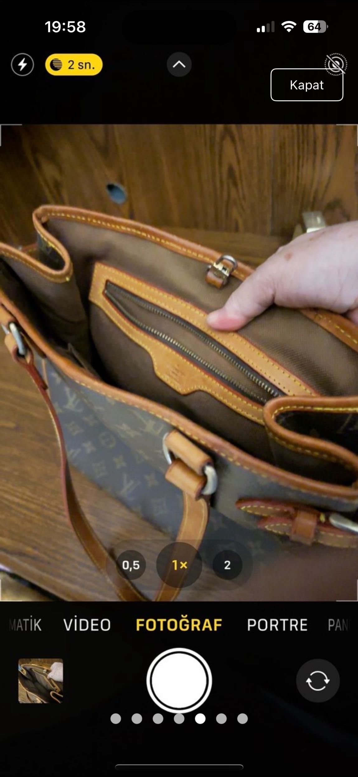 Louis Vuitton kol çantası — görsel 4/8